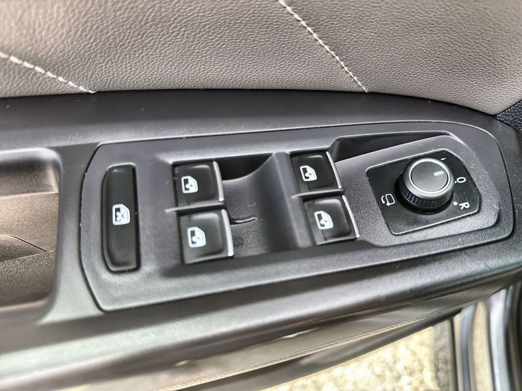 Used 2022 Volkswagen Atlas SEL Premium image 15