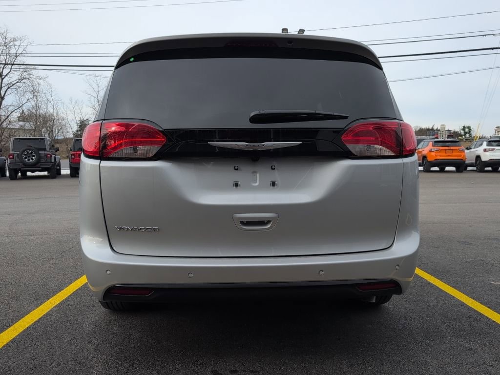 New 2026 Chrysler Voyager LX FWD image 5