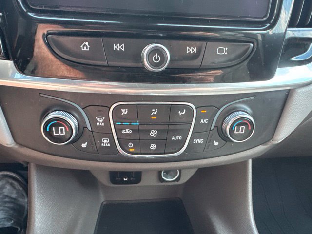 Used 2021 Chevrolet Traverse LT FWD image 21