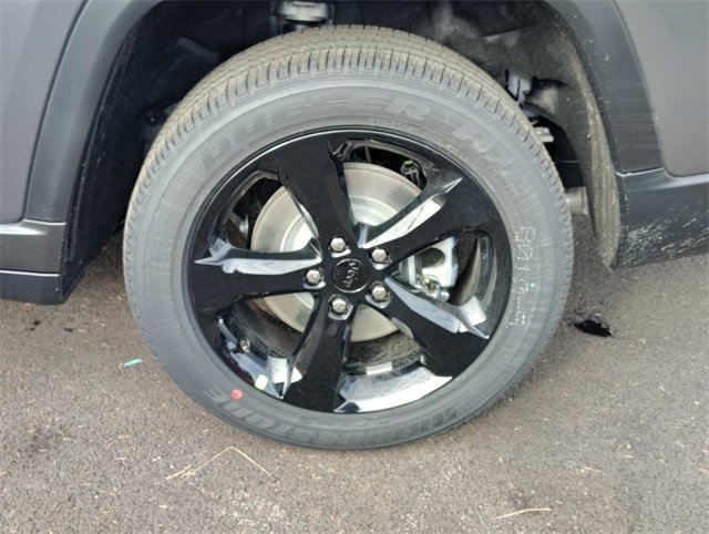 New 2025 Jeep Grand Cherokee L Altitude image 6