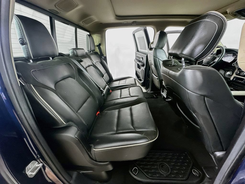 Used 2019 RAM 1500 Laramie AWD/4WD image 12