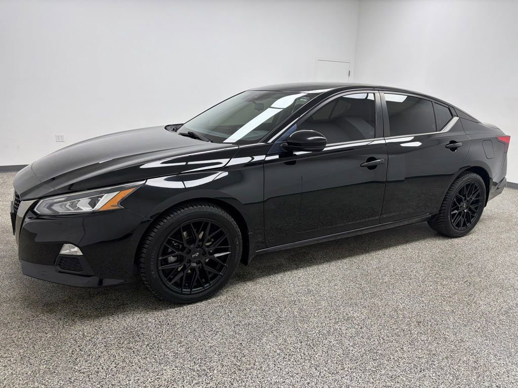 Used 2020 Nissan Altima 2.5 SR w/ Premium Package AWD/4WD image 3