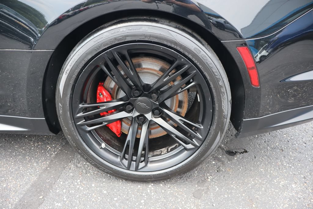 Used 2022 Chevrolet Camaro ZL1 RWD image 32