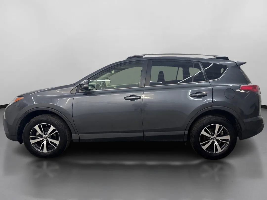 Used 2017 Toyota RAV4 XLE w/ Carpet Mat Package image 5