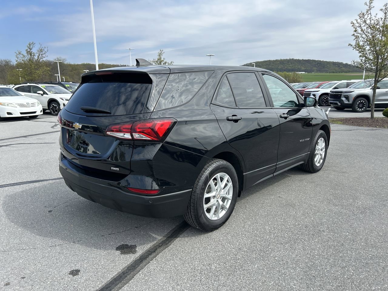 Used 2023 Chevrolet Equinox LS w/ LS Convenience Package AWD/4WD image 7