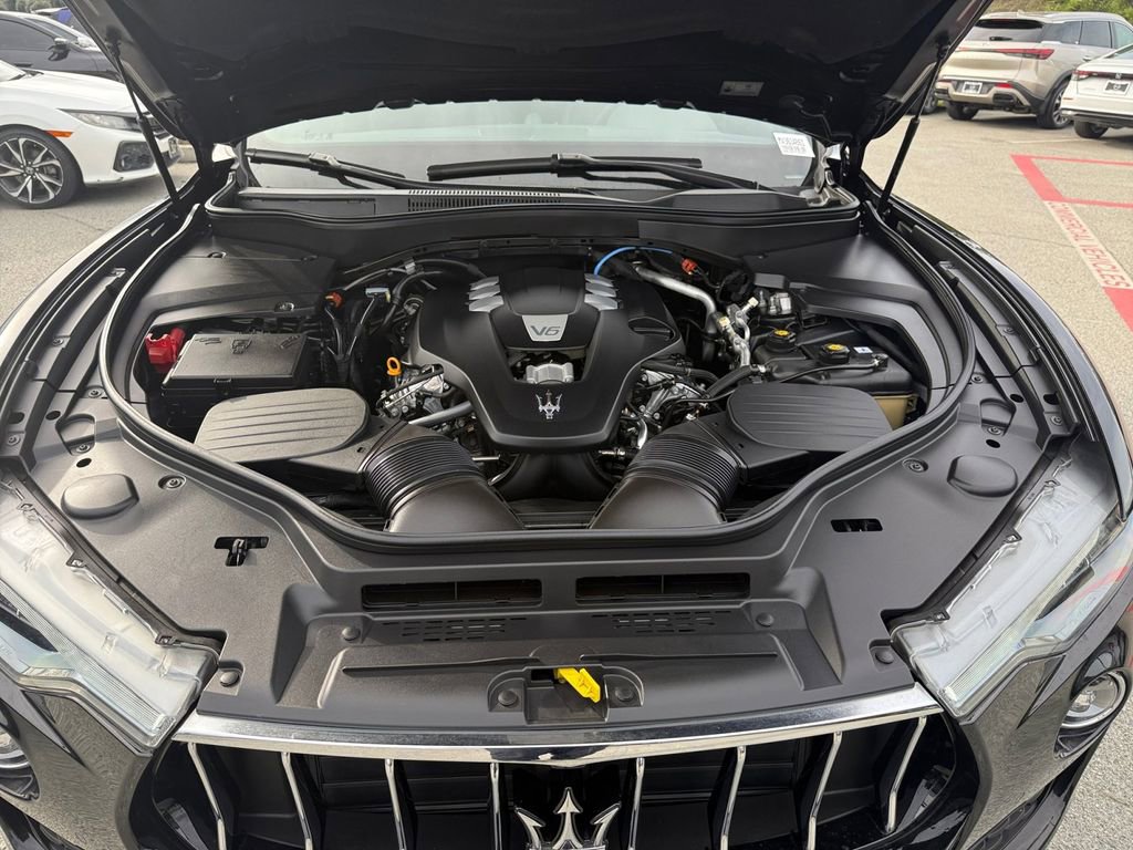 Used 2021 Maserati Levante image 32