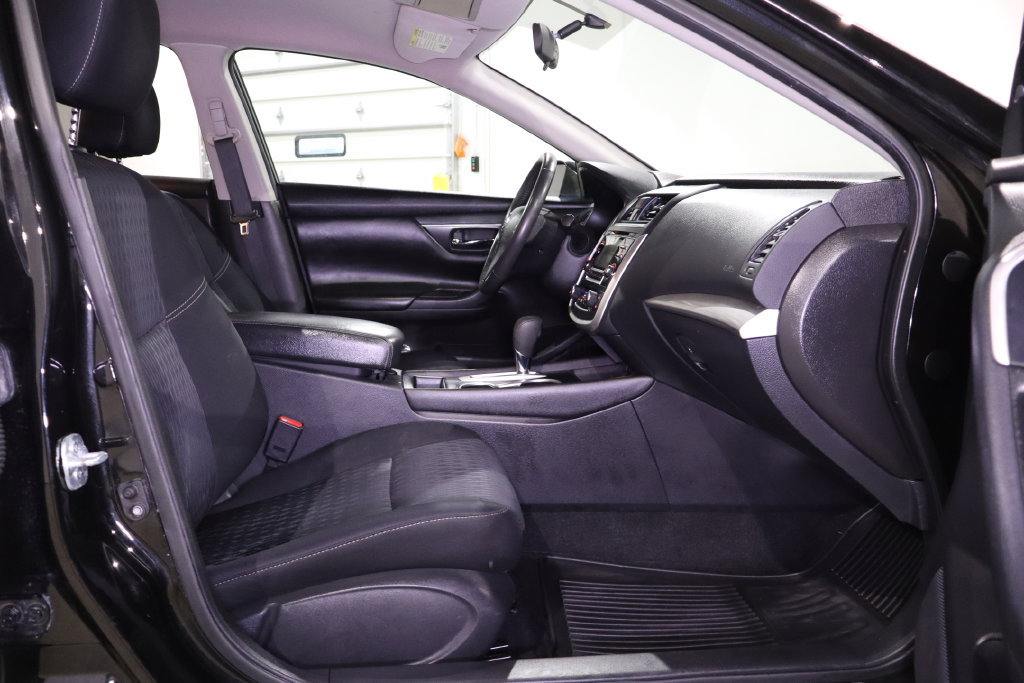 Used 2017 Nissan Altima 2.5 SV FWD image 29