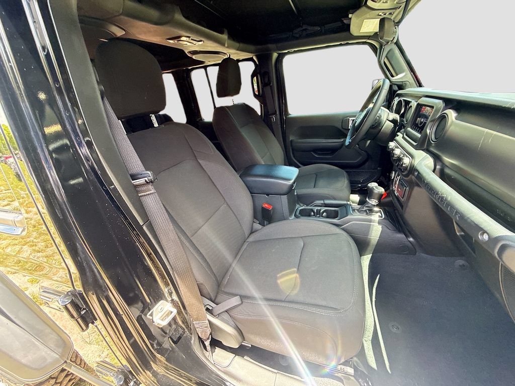 Certified 2023 Jeep Wrangler Unlimited AWD/4WD image 32
