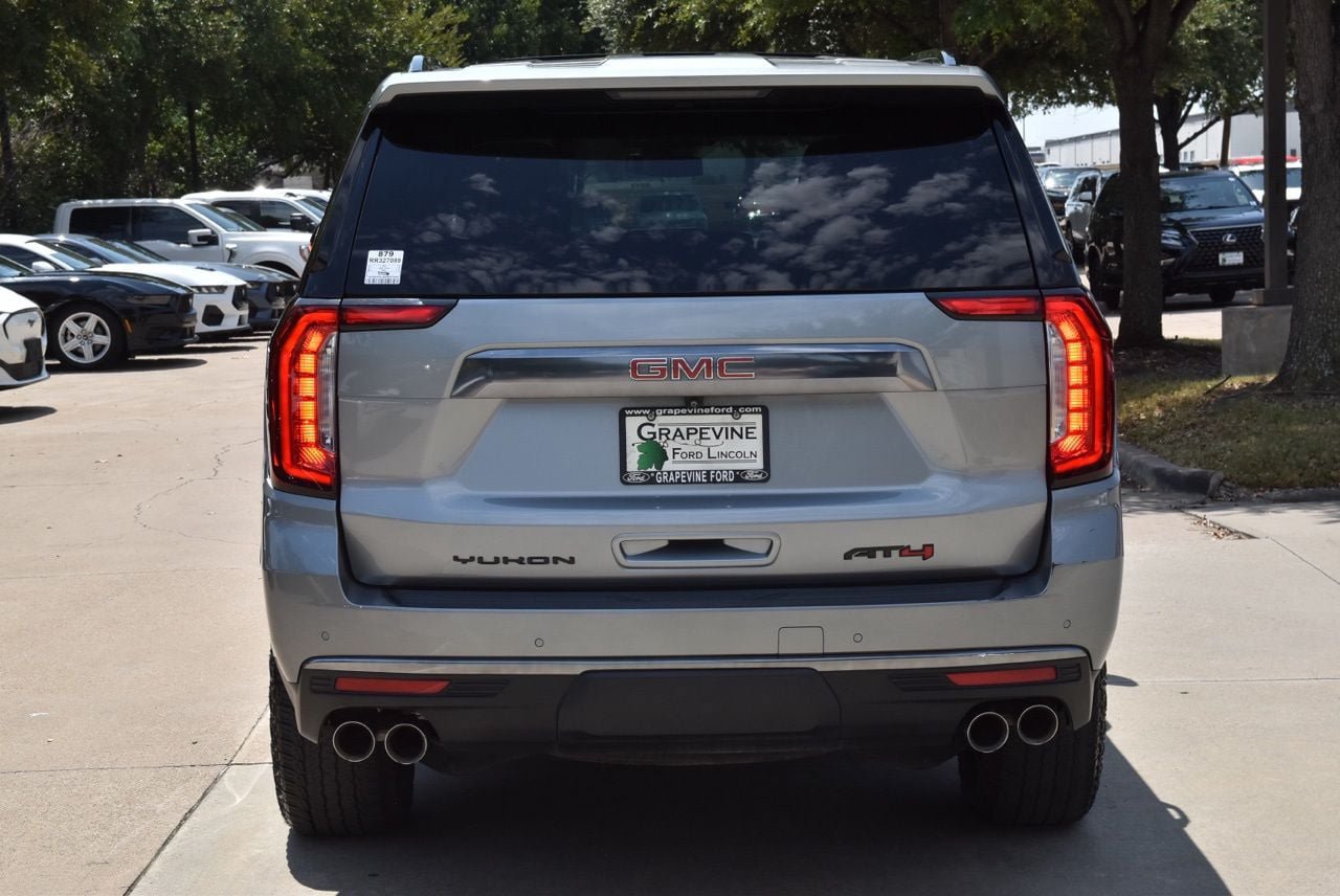 Used 2024 GMC Yukon AT4 w/ Technology Package AWD/4WD image 9