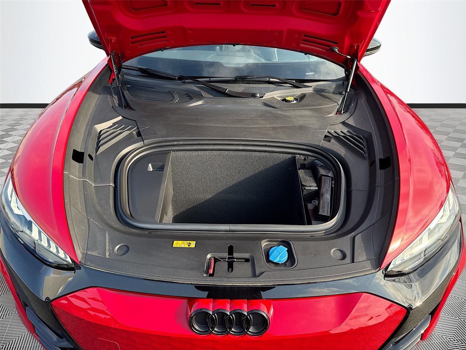 Used 2024 Audi e-tron GT Premium Plus w/ Performance Package AWD/4WD image 31