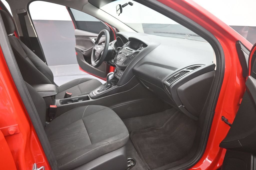Used 2016 Ford Focus SE FWD image 12