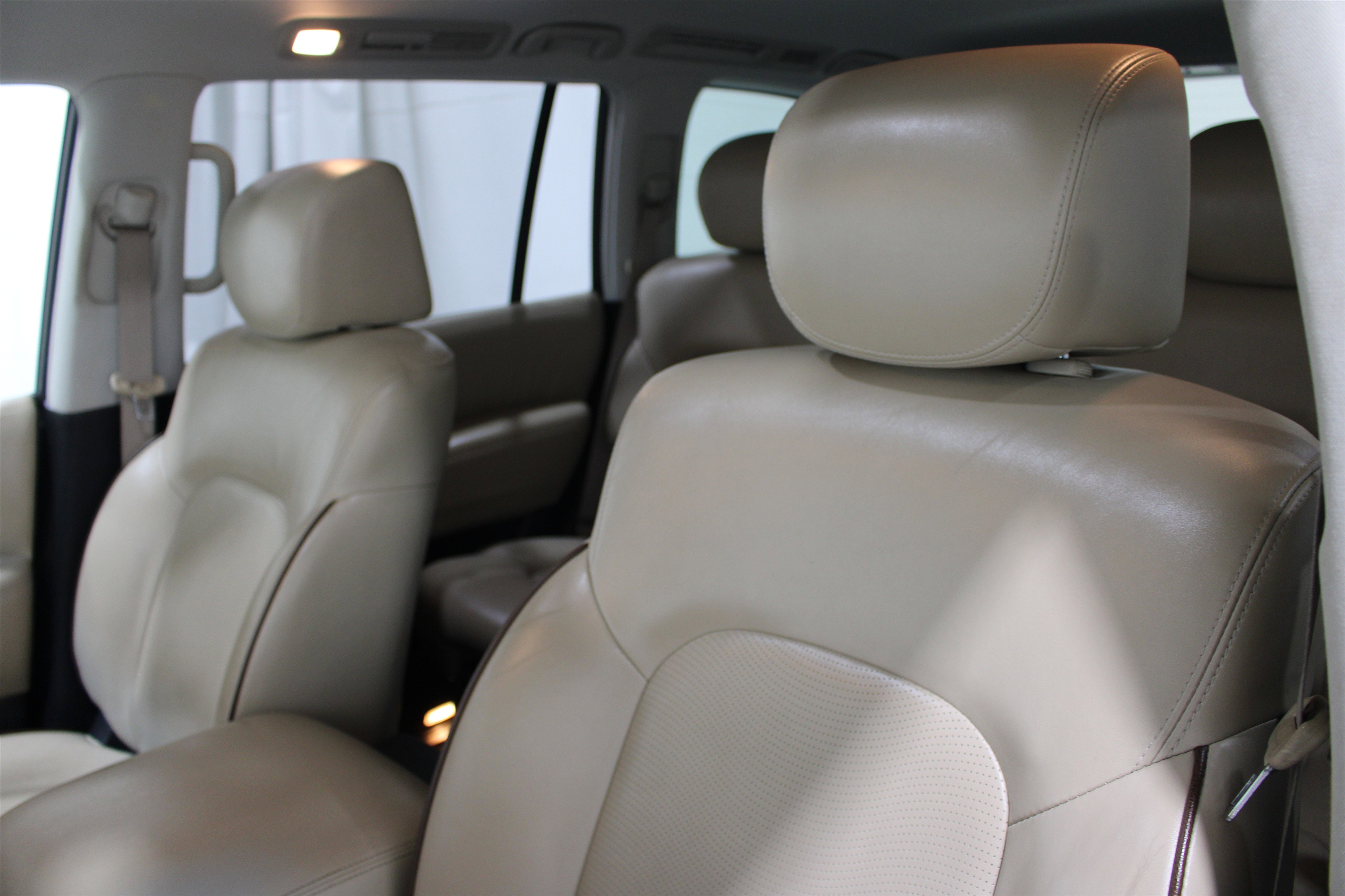 Used 2017 Nissan Armada Platinum w/ Captain Seat Package AWD/4WD image 4