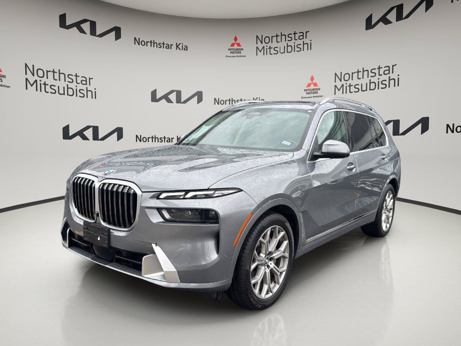 Used 2025 BMW X7 xDrive40i AWD/4WD image 1
