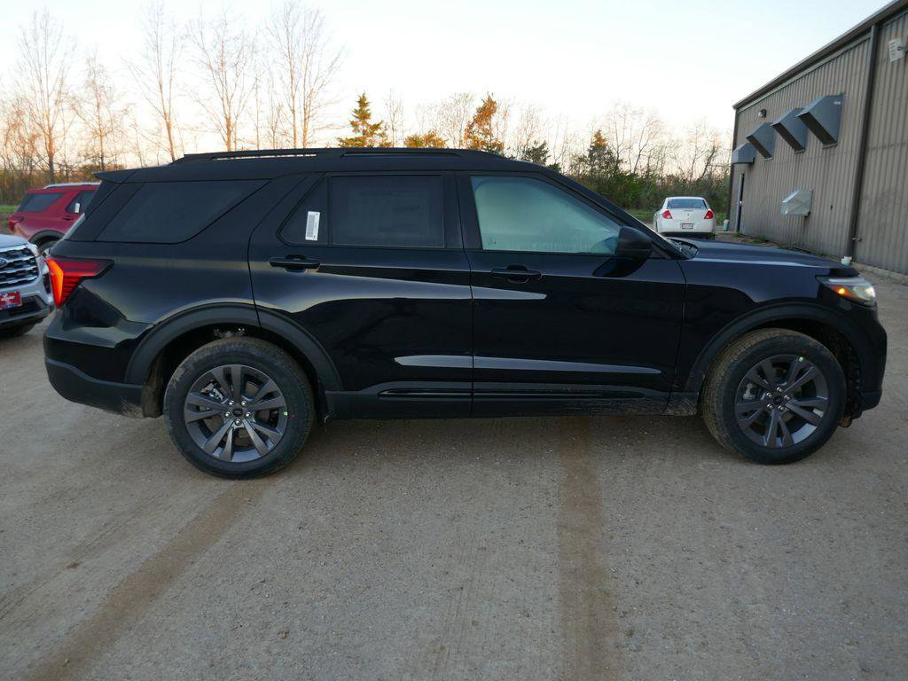 New 2026 Ford Explorer Active image 4