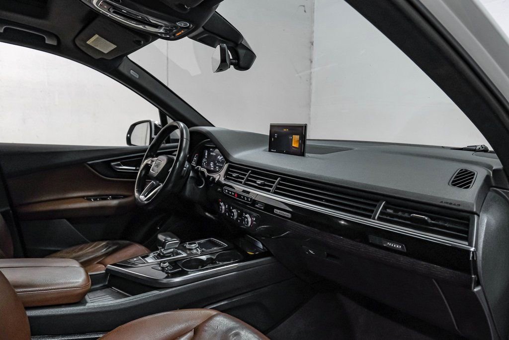 Used 2017 Audi Q7 3.0T Premium Plus AWD/4WD image 19