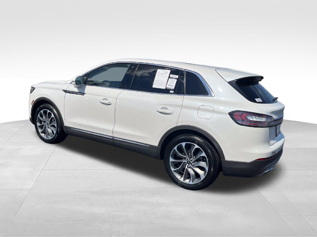 Used 2023 Lincoln Nautilus Reserve FWD image 3