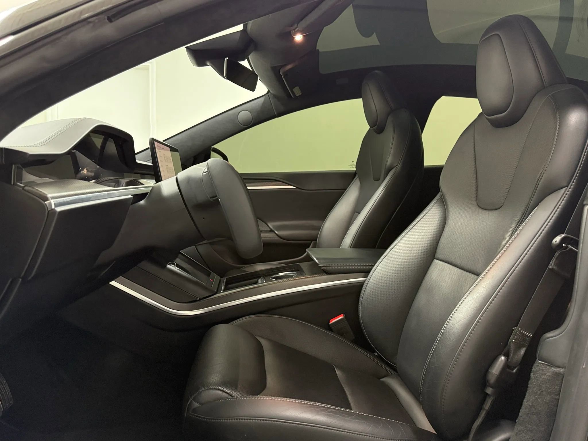 Used 2021 Tesla Model S Plaid image 11