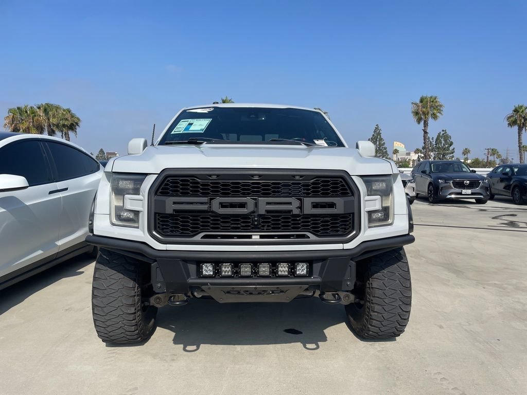 Used 2017 Ford F150 Raptor w/ Equipment Group 802A Luxury AWD/4WD image 6