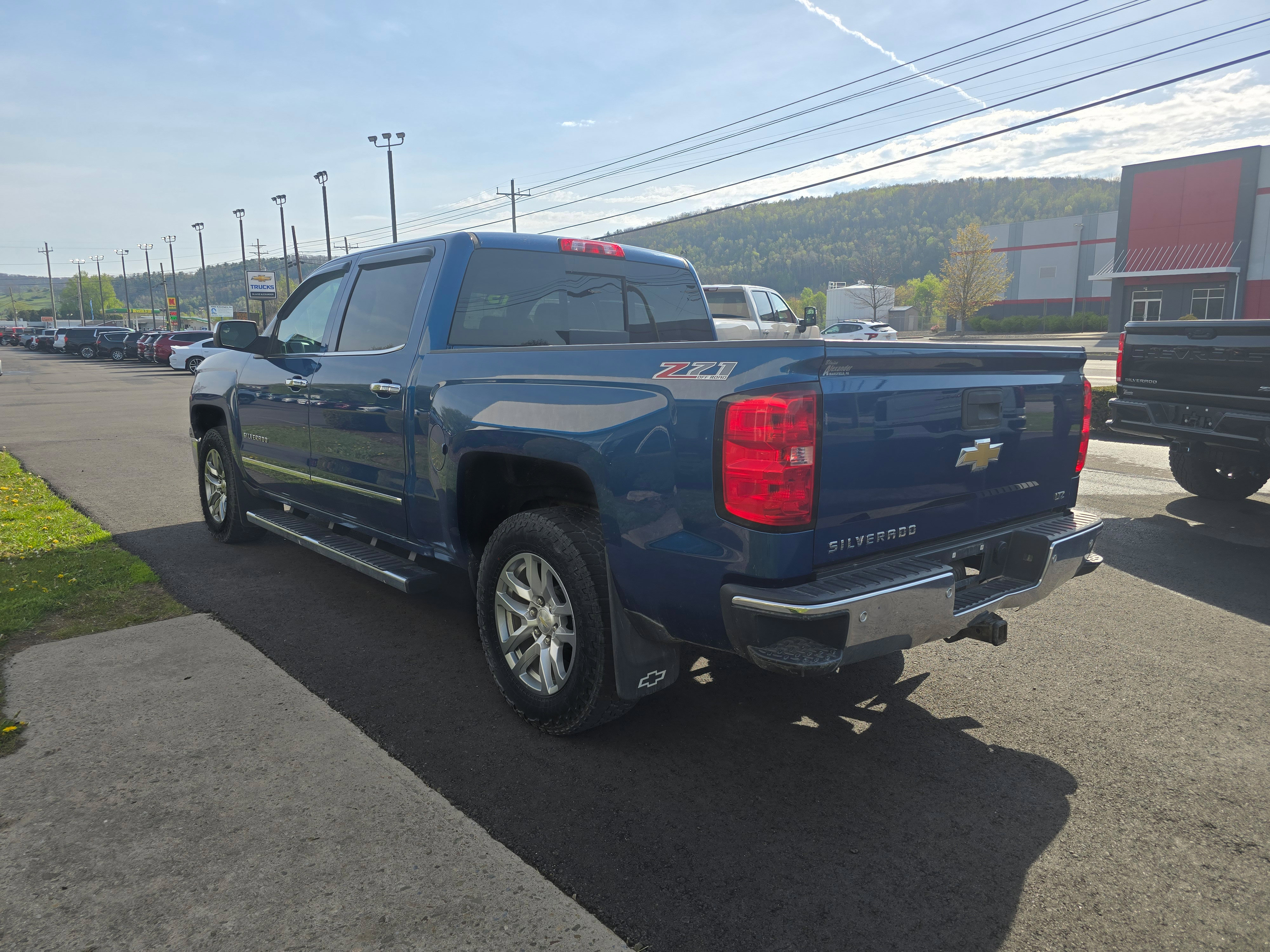 Used 2015 Chevrolet Silverado 1500 LTZ Z71 w/ LTZ Plus Package AWD/4WD video 5