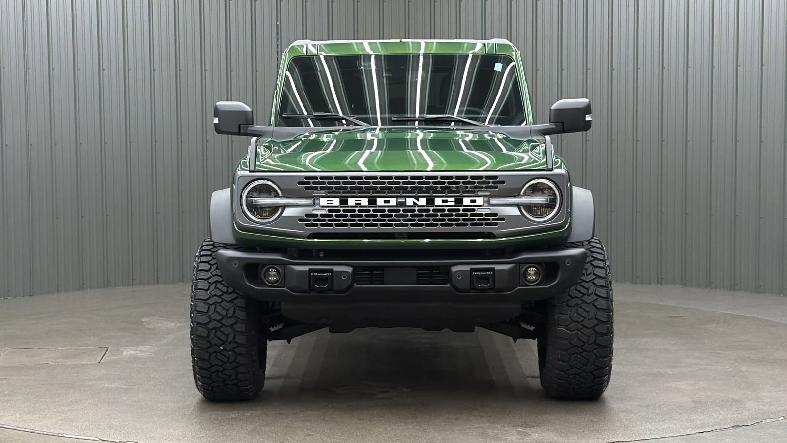 Used 2025 Ford Bronco Badlands image 8