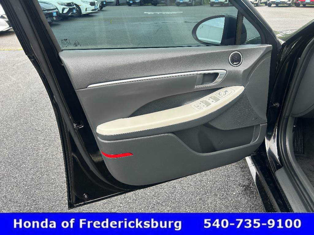 Used 2023 Hyundai Sonata SEL FWD image 9