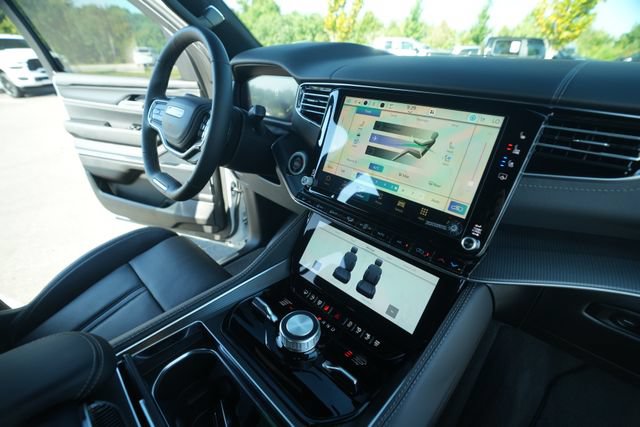New 2026 Jeep Grand Wagoneer Summit AWD/4WD image 42