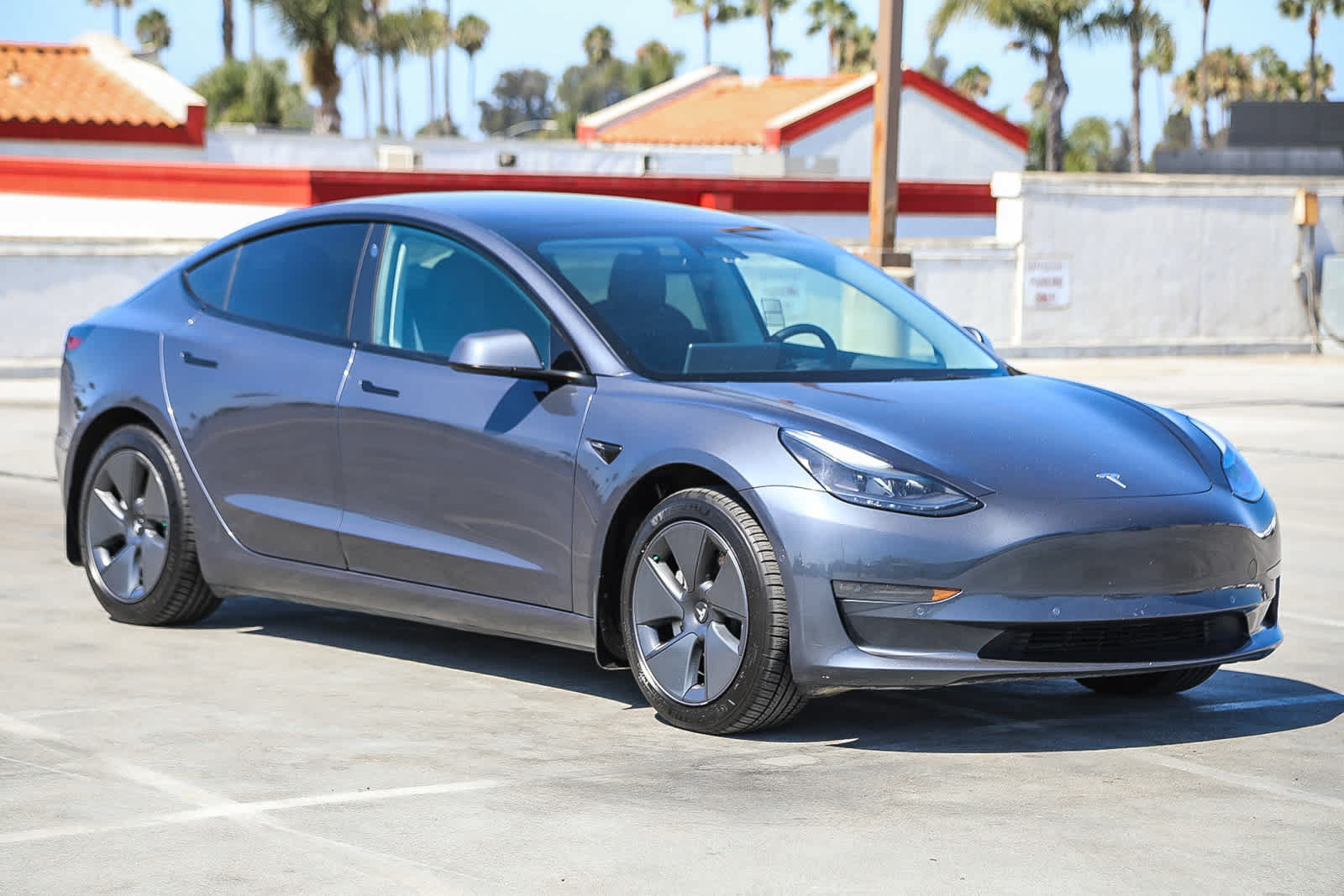 Used 2022 Tesla Model 3 Long Range AWD/4WD image 4