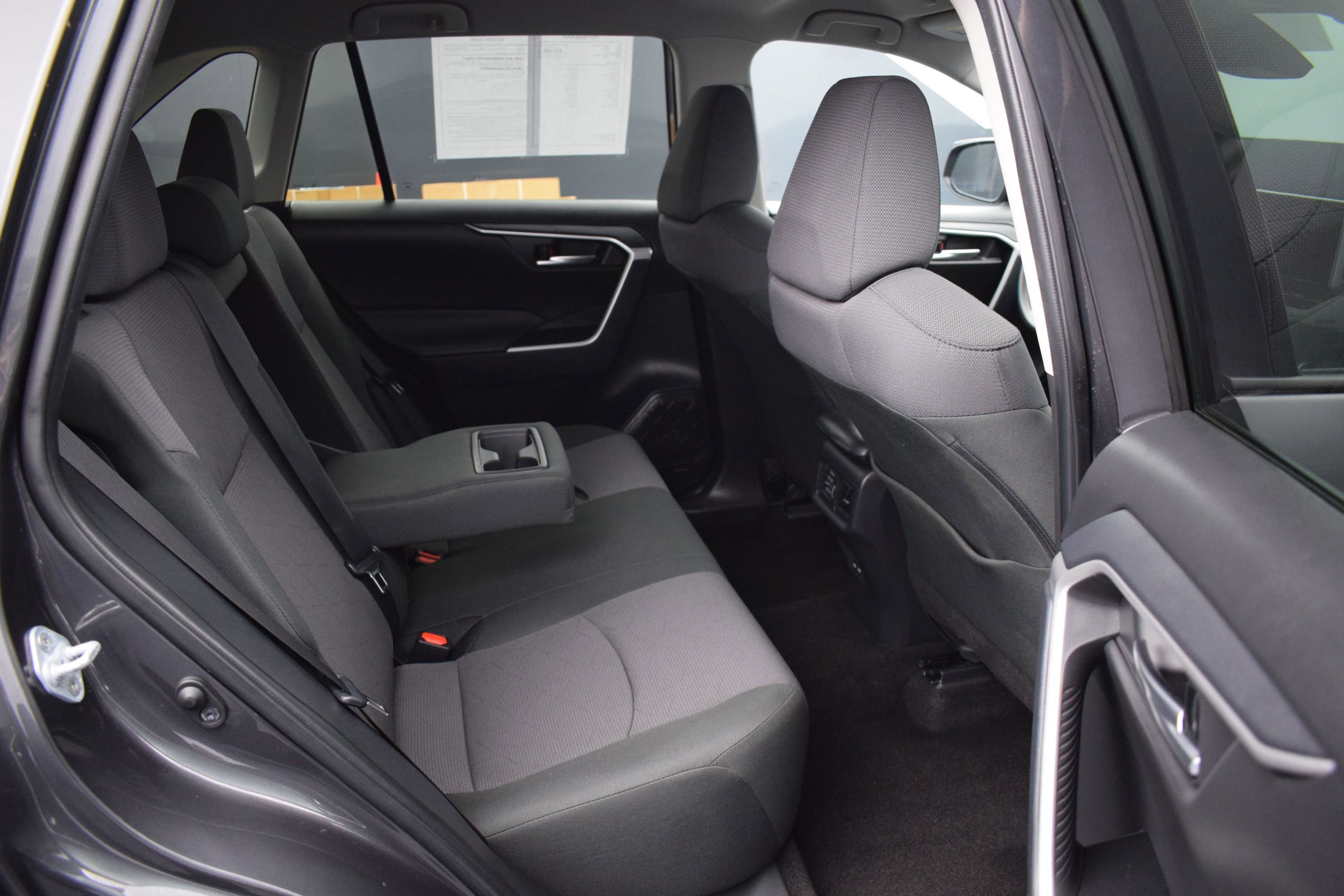 Used 2025 Toyota RAV4 XLE FWD image 11