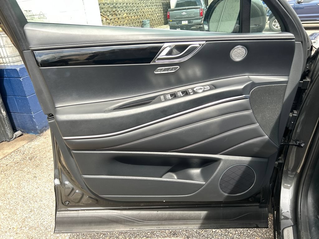 Used 2025 Genesis GV80 2.5T Standard AWD/4WD image 9