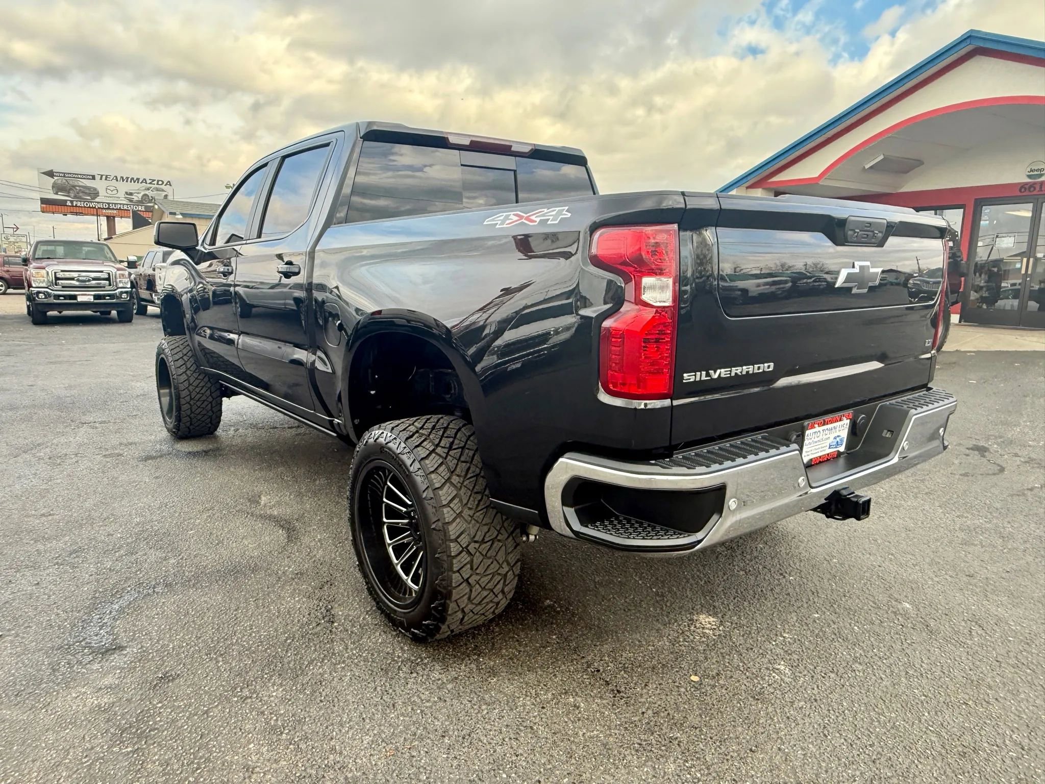 Used 2021 Chevrolet Silverado 1500 LT w/ All Star Edition Plus image 3
