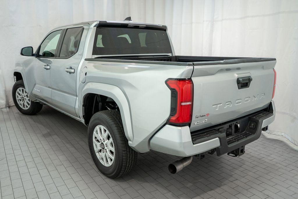 Used 2024 Toyota Tacoma SR5 image 3