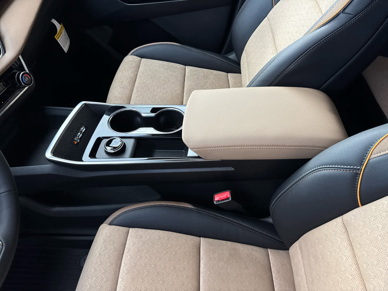 New 2026 Chevrolet Equinox ACTIV w/ Convenience Package III image 24