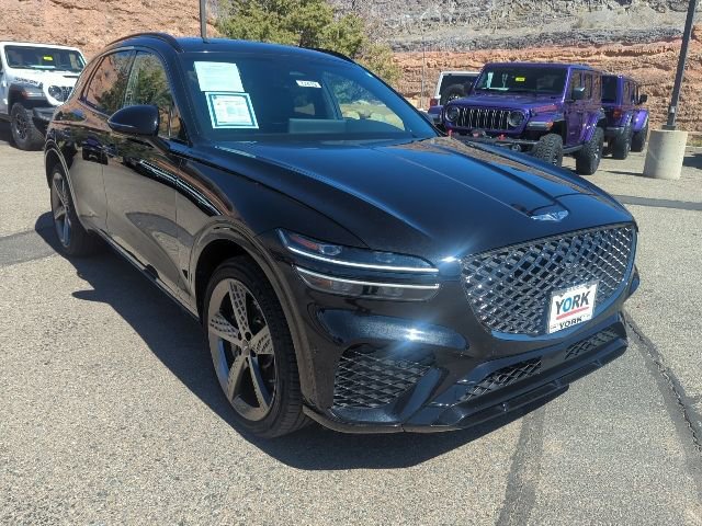 Used 2023 Genesis GV70 2.5T w/ Sport Prestige Package image 3