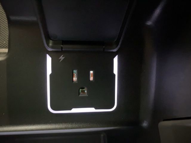 Used 2023 GMC Sierra 1500 AT4 w/ AT4 Preferred Package AWD/4WD image 18