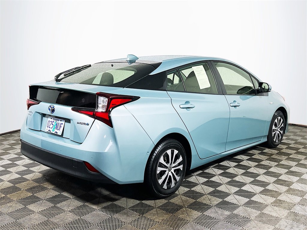 Certified 2022 Toyota Prius LE image 8