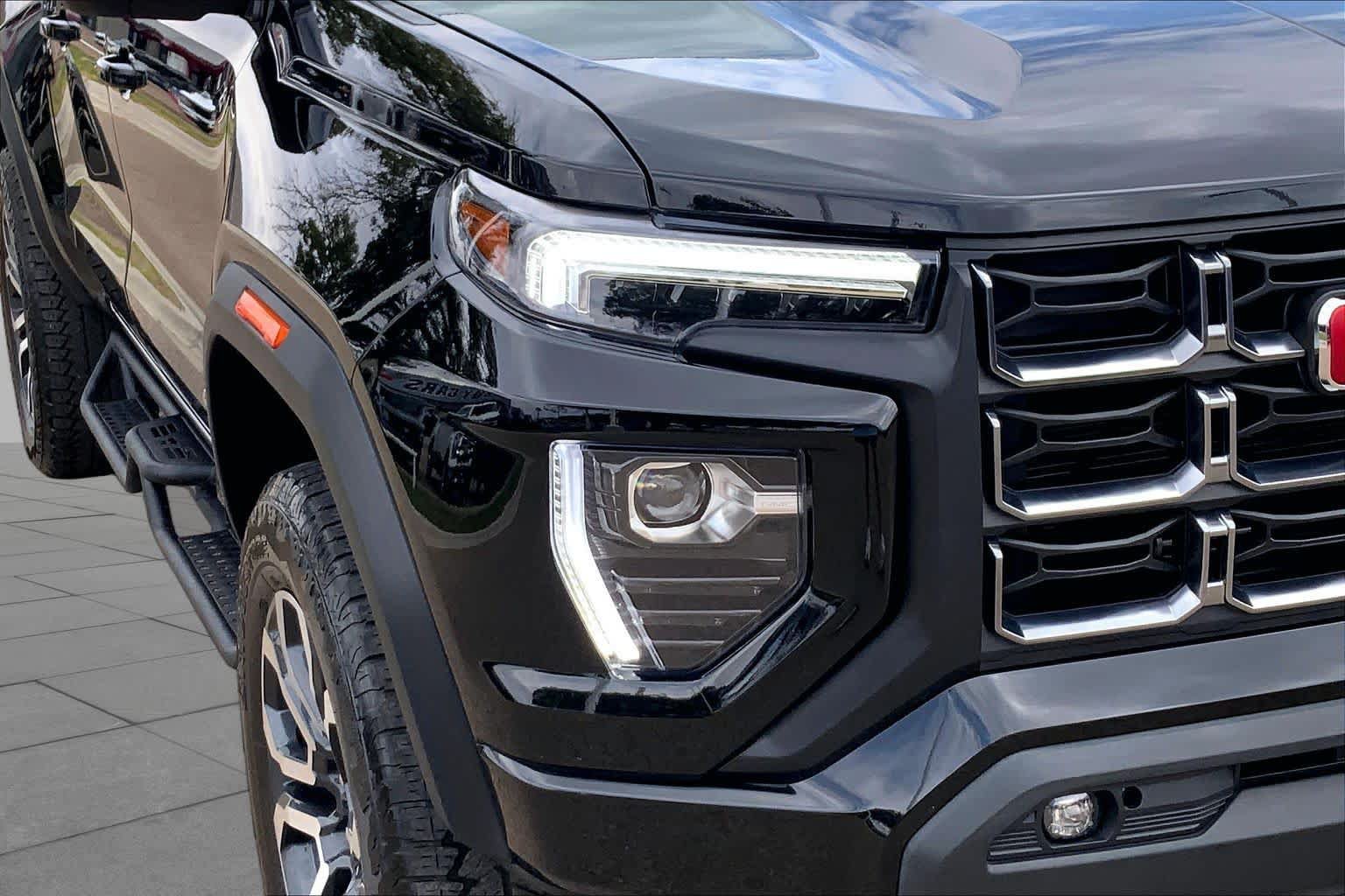 Used 2024 GMC Canyon AT4 w/ AT4 Premium Package AWD/4WD image 28