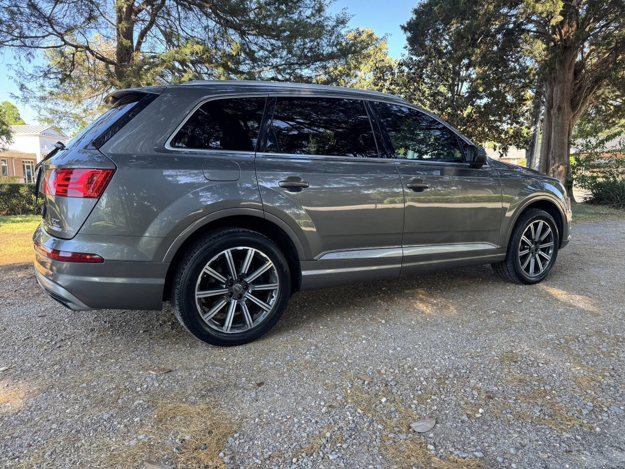 Used 2017 Audi Q7 3.0T Premium Plus w/ Premium Plus Package AWD/4WD image 7