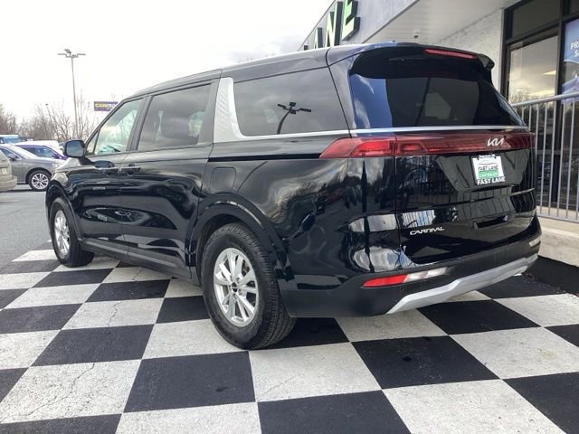 Used 2023 Kia Carnival LX FWD image 4