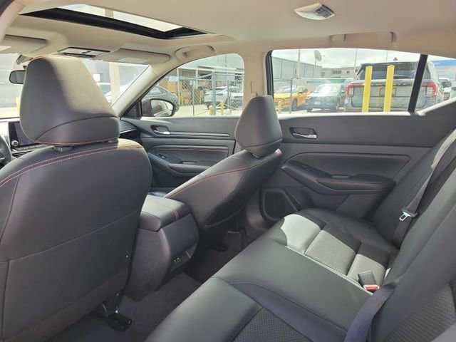 Used 2022 Nissan Altima 2.5 SR w/ Midnight Edition Package image 5