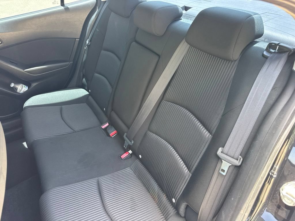 Used 2016 MAZDA MAZDA3 i Touring FWD image 11