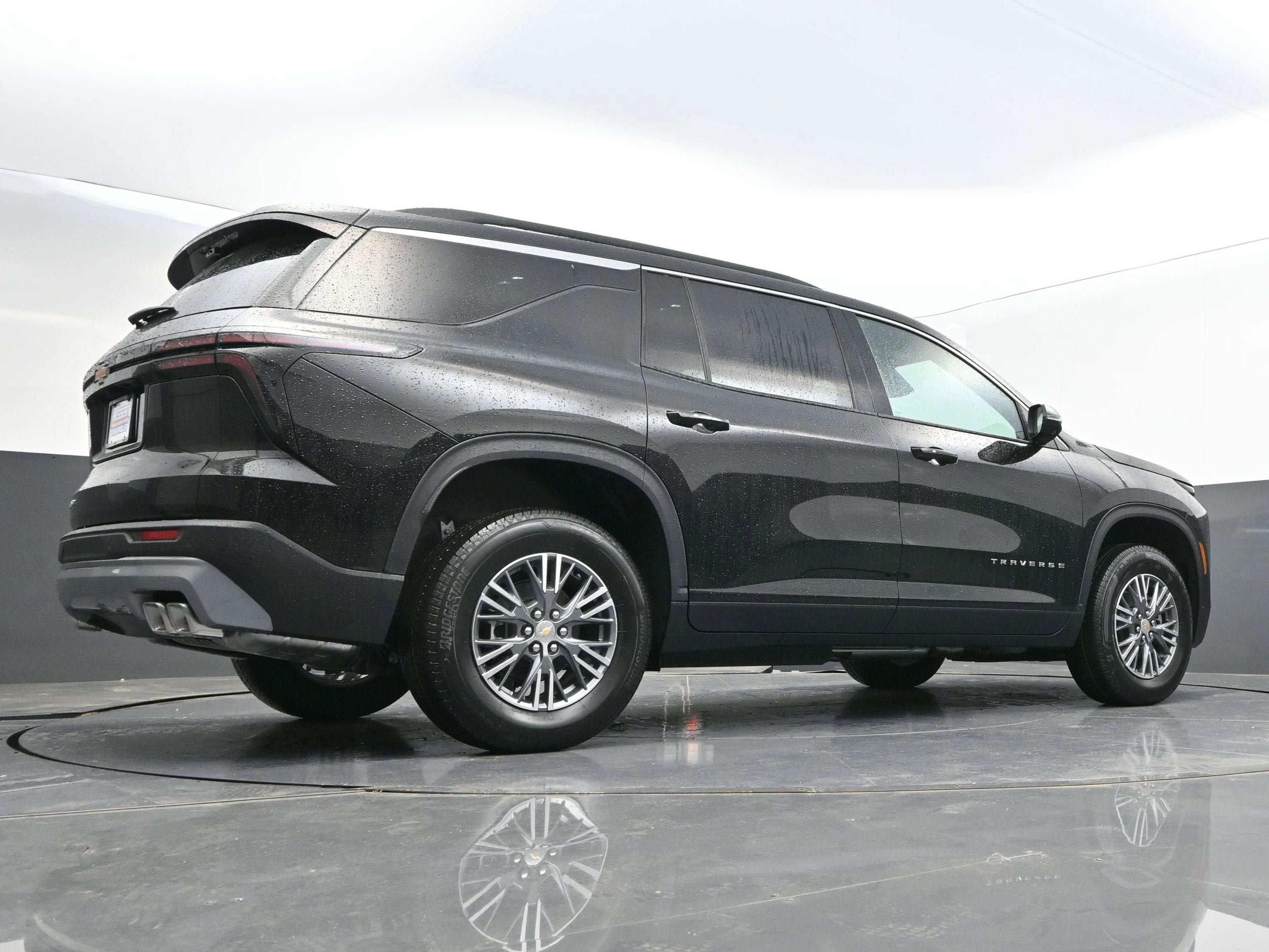 New 2026 Chevrolet Traverse LT w/ Driver Confidence Package AWD/4WD image 37