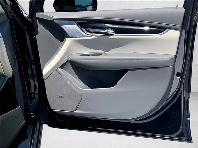 Certified 2025 Cadillac XT6 Premium Luxury w/ Technology Package FWD image 19