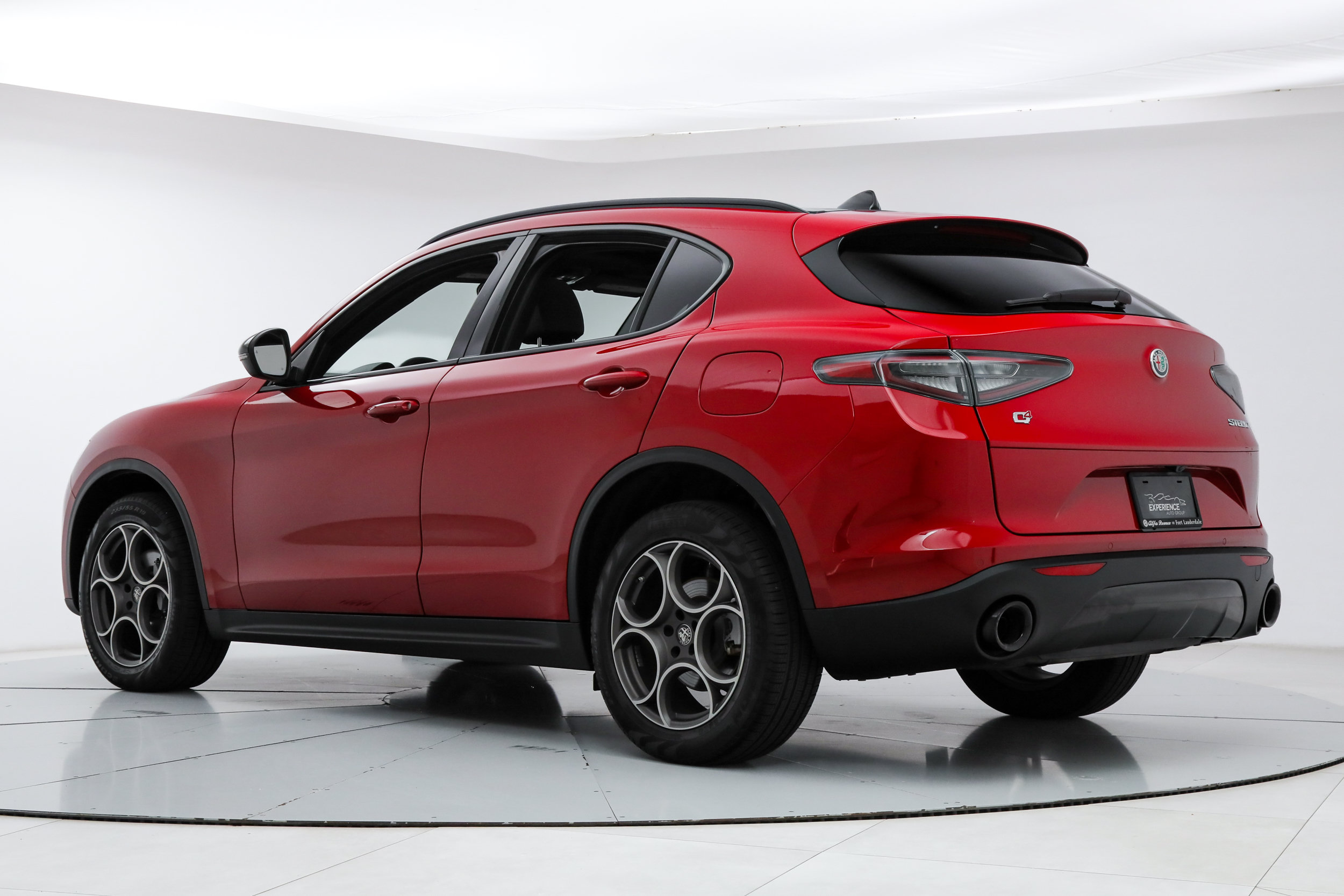 New 2025 Alfa Romeo Stelvio Sprint w/ Convenience Package AWD/4WD image 3