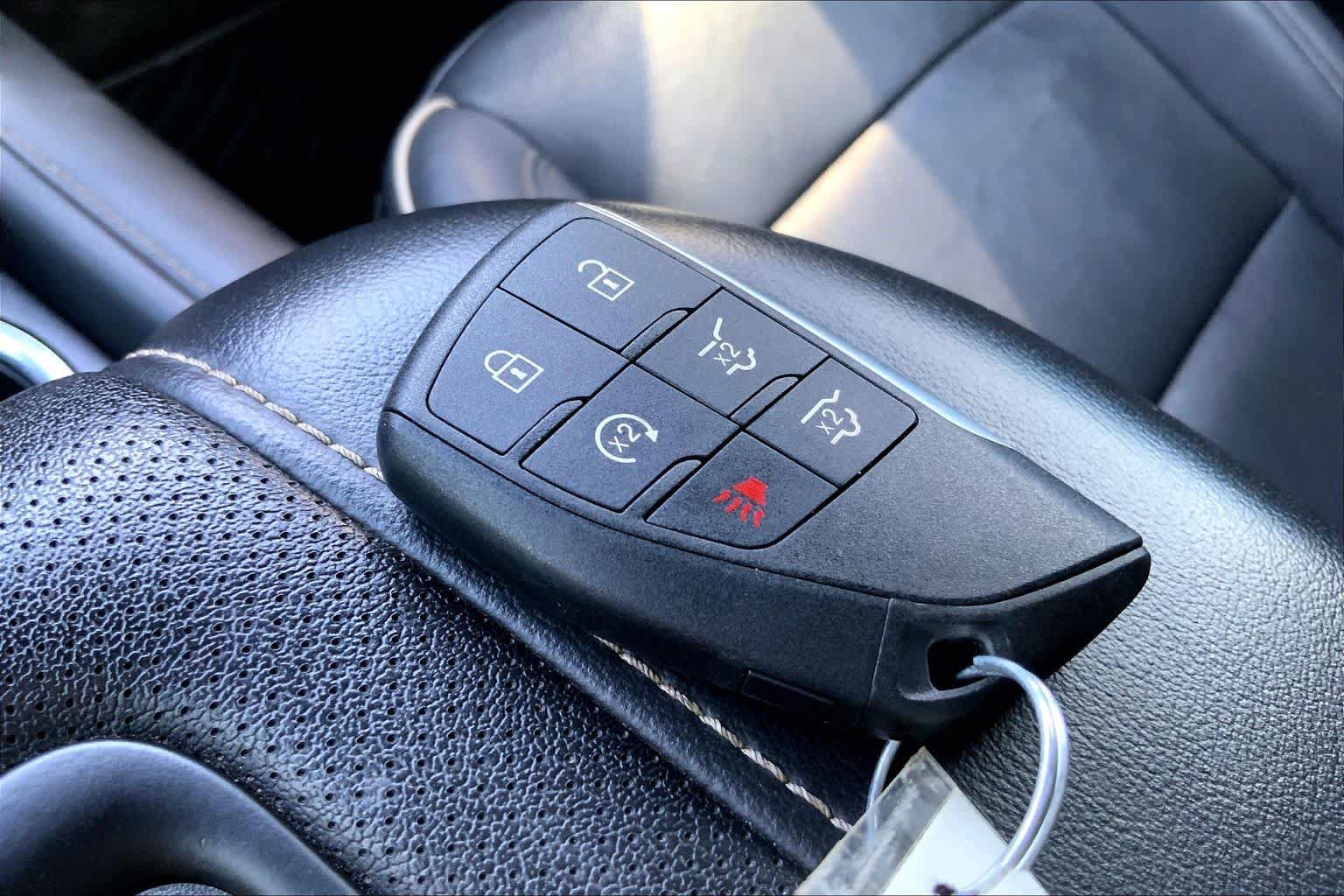 Used 2023 GMC Yukon SLT AWD/4WD image 15