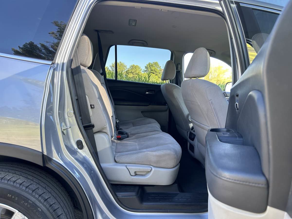 Used 2020 Honda Pilot LX image 23