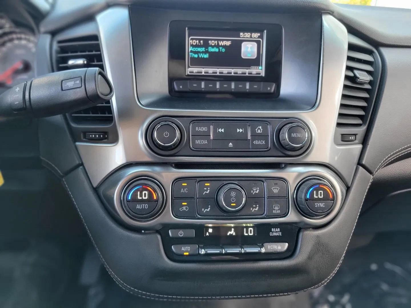 Used 2016 Chevrolet Tahoe 4WD w/ Remote Keyless Entry Package image 10