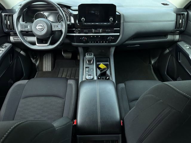 Used 2024 Nissan Pathfinder SV image 18