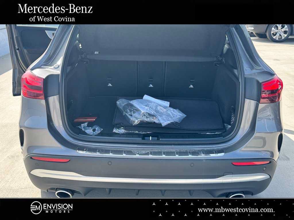 New 2025 Mercedes-Benz GLA 35 AMG 4MATIC image 14