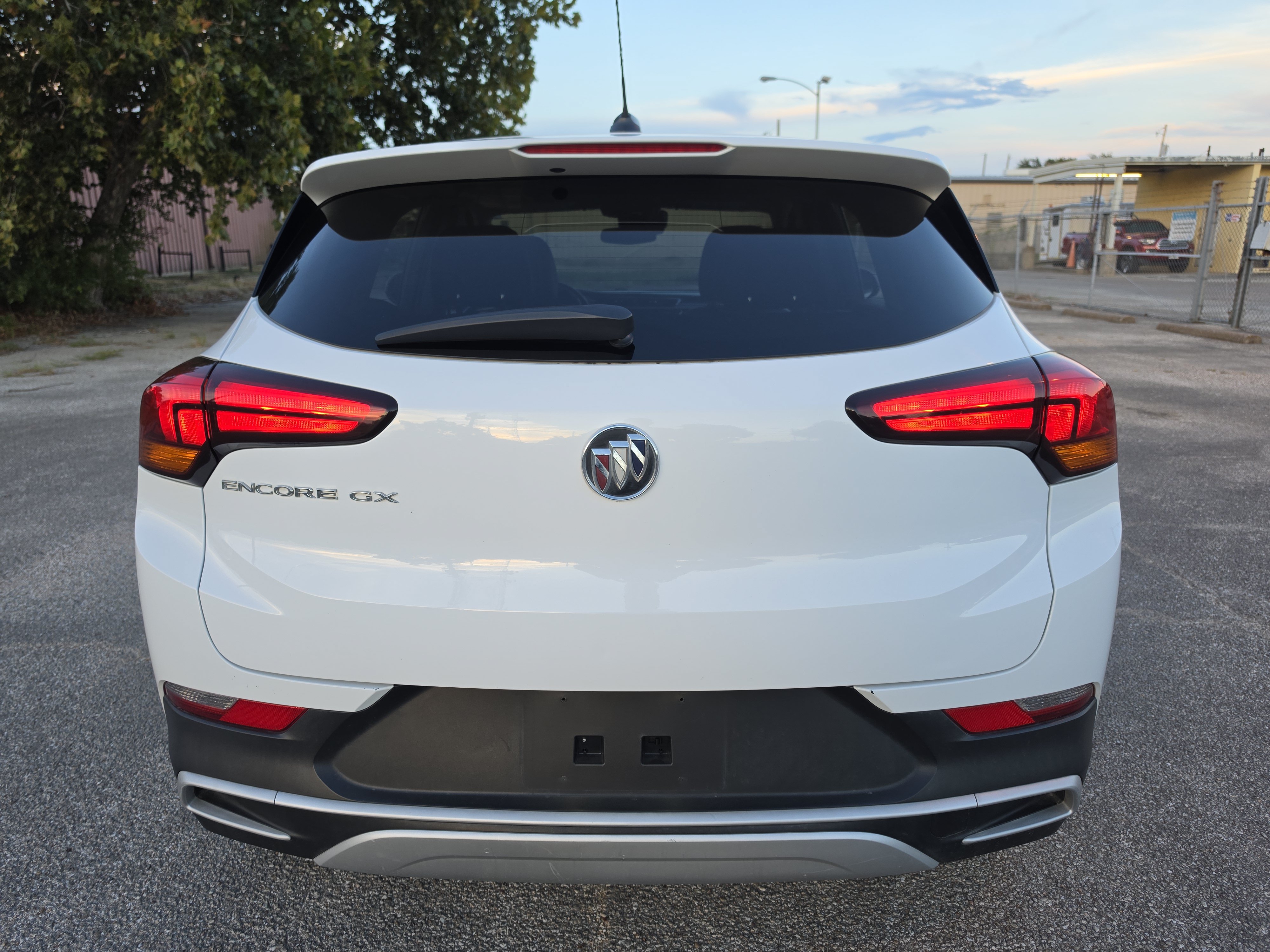 Used 2020 Buick Encore GX Preferred w/ Cold Weather Comfort Package FWD image 7