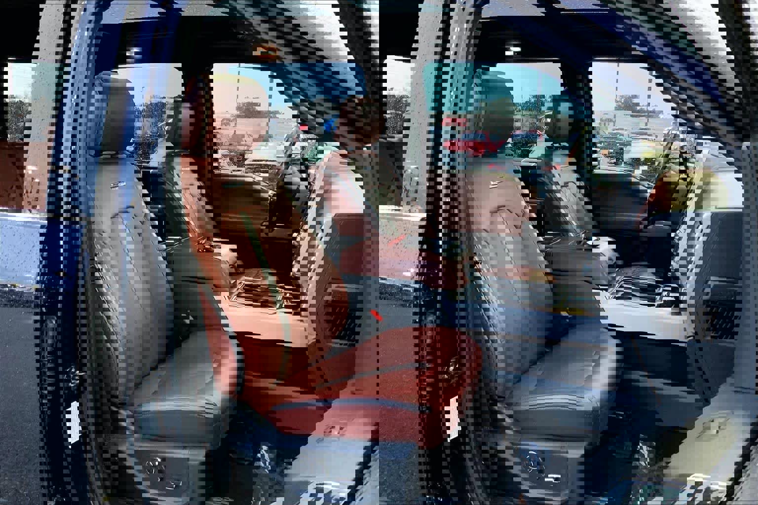 Used 2022 Ford F450 Platinum w/ FX4 Off-Road Package image 8